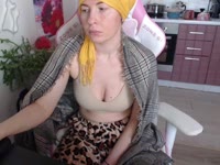 WHAAAT??! This is the hairiest girl! - YES, it