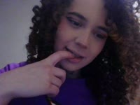 Hai ik ben Yusra 18 jaar en van Marokkaanse afkomst. Ik maak in mijn dagelijkse leven 18+  content en ervaar daar heel veel plezier in. Ik ben een vollere dame met grote borsten een dikke kont een klein buikje lief gezichtje en een bos vol krullen boven en beneden.ik doe aan augyo, foot, BDSM, SM, GFE, dominantie, onderdanigheid,en Golden shower fetisj. Naast fetisj doe ik ook aan twerken, boobie shows en samen spelen.