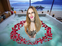 shower webcam AlisMarton