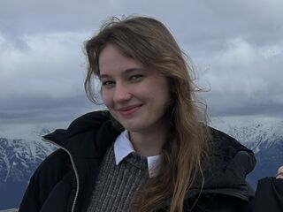 girl fingering shaved pussy DelorasWiant