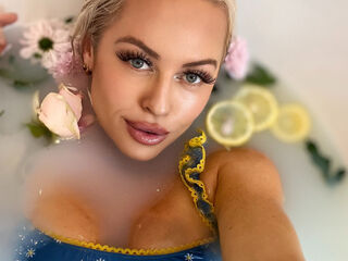beautiful girlcam IsabellaSaturn