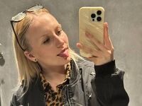 naked girl with live cam LucilleWiste