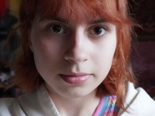 beautiful camgirl SerafinaGoettl