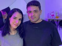 free livesex NicoleAndCamilo