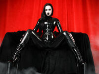 corset fetish cam VenenaShwarz