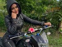 leather girl cam VeraDivine