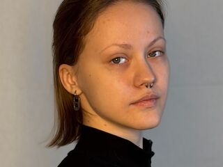 free nude webcam AlainaCaveness