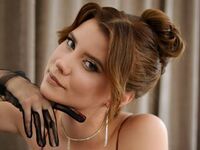 masturbating camgirl AliseChapman