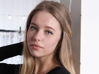 naked cam girl AnnetteMajid