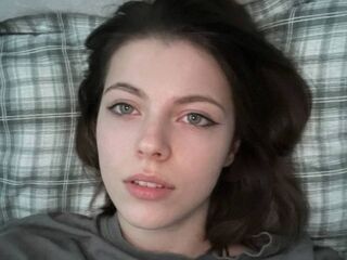 cam slut AntoinetteCurtis