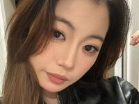 cam girl masturbating with vibrator AugustFeng