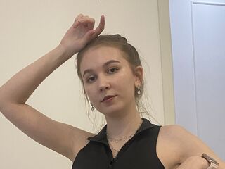 camslut showing pussy BarberaCachero
