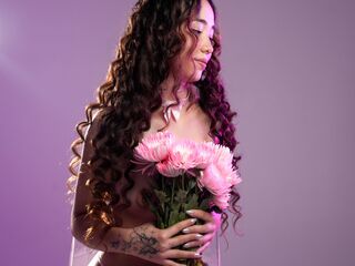 free webcam chatroom BellaClaire