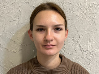 naked girl with webcam masturbating with sextoy BritneySwiss