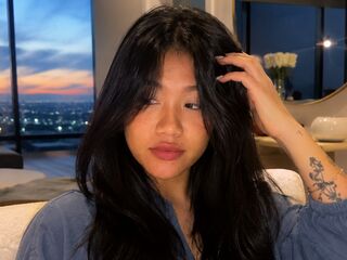 cam girl playing with sextoy CamilleBarker