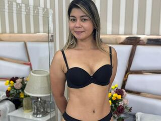 camslut fingering shaved pussy CarlyJoness