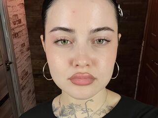 nude webcamgirl CarmenFurmanik