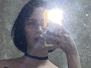 hot cam girl masturbating with dildo CarolineBlagman