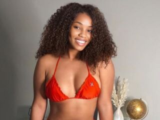 shaved pussy webcam ChiNasa