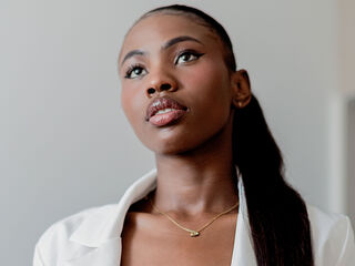 beautiful camgirl CrischelNovaks