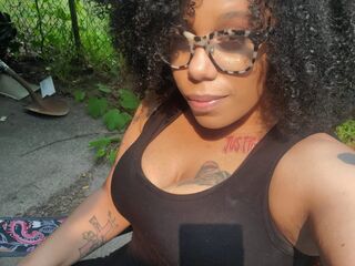 Kinky webcam girl DesiraeLuciano