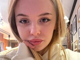 webcam bitch chatroom DevonaBradner
