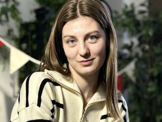 naked camgirl masturbating DonnetteHolck