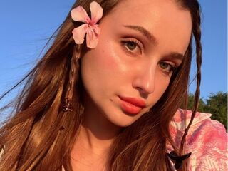 topless girl ElisaHeathe