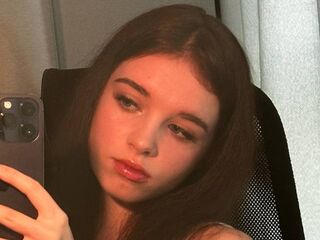 naughty camgirl masturbating with dildo ElzaStern