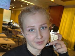 free liveshow EmelinaKrider