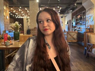 naked webcam girl fingering EmilyGreek