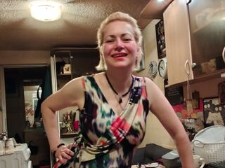 camgirl masturbating with vibrator ErwinaAmethist
