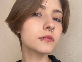 adult webcam chatroom EssieAcheampong