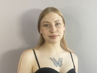 topless cam girl HelaineSchecter