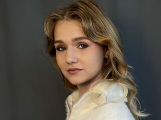 fingering webcamgirl HelenPetrini