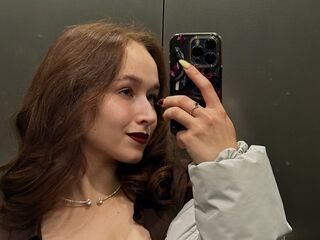 free nude cam JulieLamb