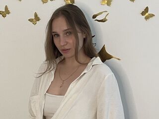 topless cam girl KandiceBishard