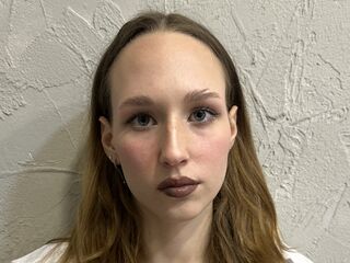 cam girl showing tits KatrinJons