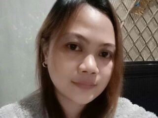 beautiful webcamgirl KristineCalleja