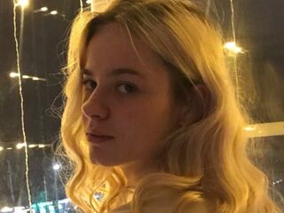 camslut showing tits LiaSo