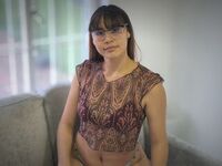 masturbating camgirl LilyCora