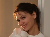 fingering girl cam LivelyLaurie