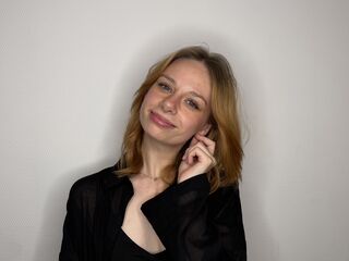 camwhore fingering pussy LouiseSchmidt