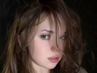 topless cam girl MIaViia