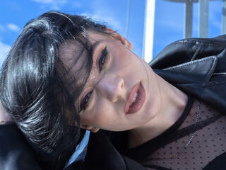 fingering camwhore MadelynVelure