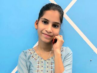 camgirl fingering shaved pussy MickeySean