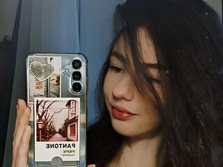 camgirl masturbating MitziBreech