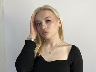 camwhore shaving pussy PaulinePedrotti