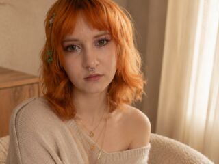 fingering cam slut RobertaLah