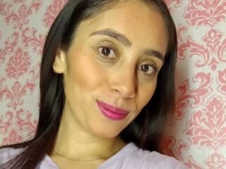 masturbating camgirl ScarlettMonns